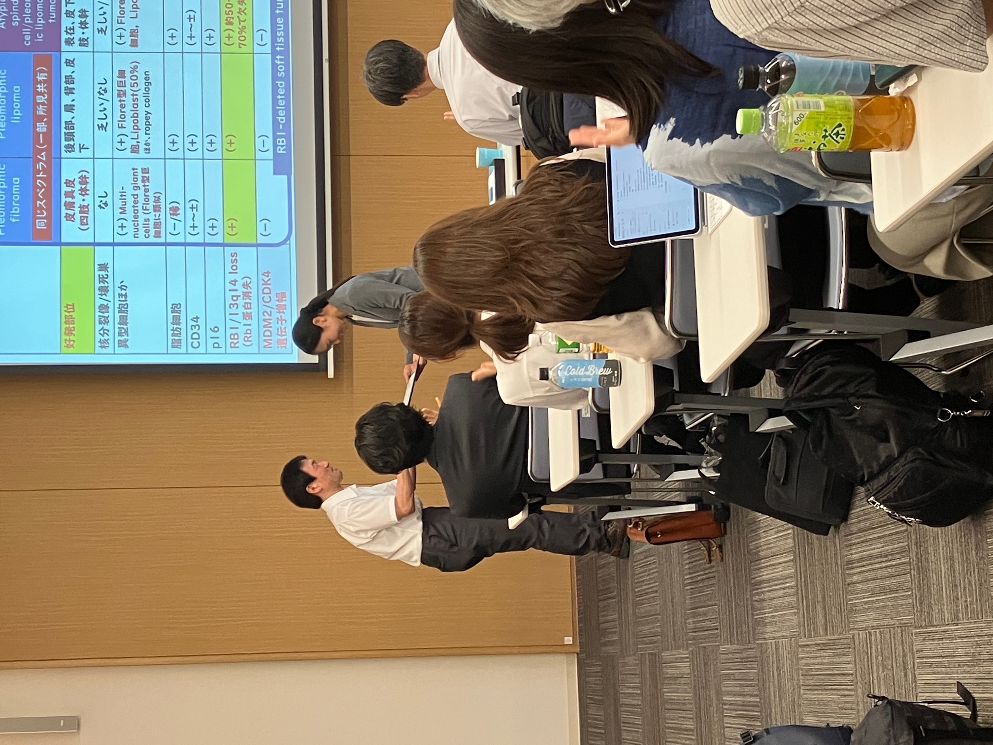 学術奨励賞を受賞する志田美菜医師